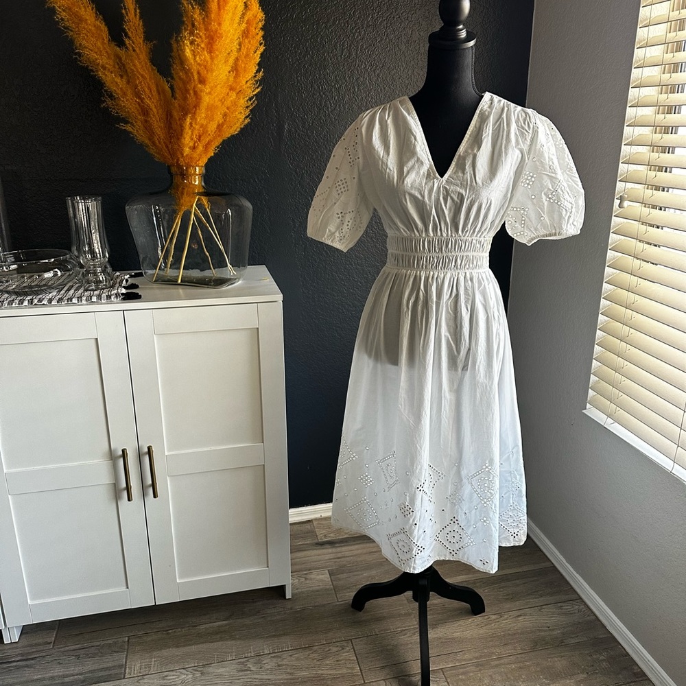 MANGO MNG White eyelet puff sleeve smocked waist dress S/4